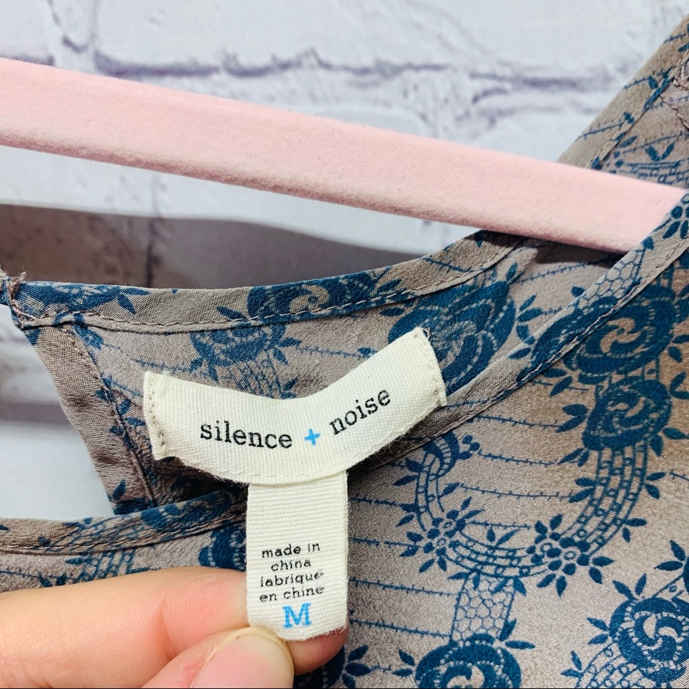 Silence + Noise | π― Silk 3/4 Sleeve Top - Picture 4 of 6